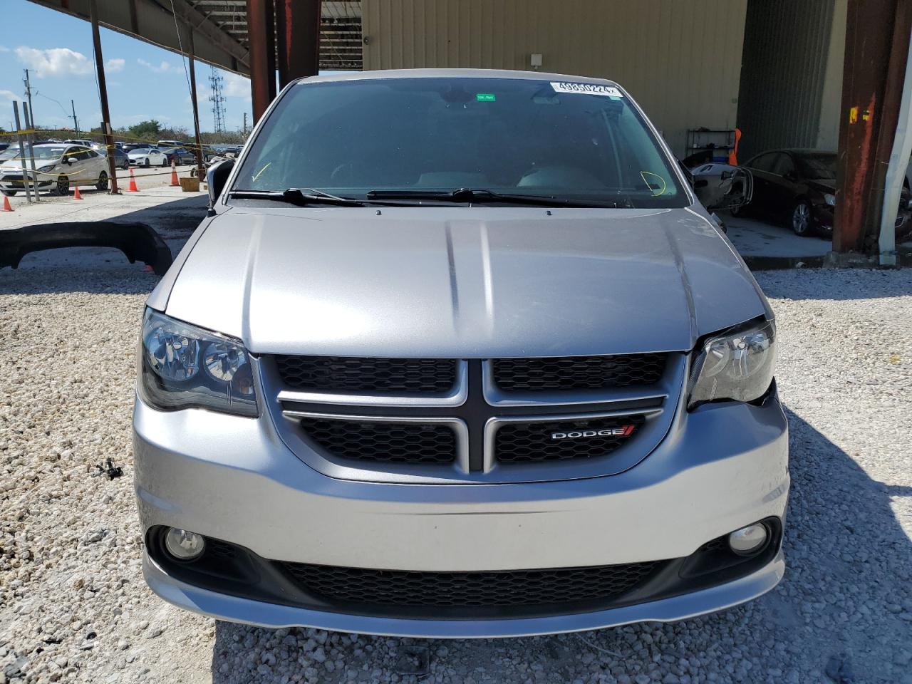 Photo 4 VIN: 2C4RDGEG2KR768758 - DODGE CARAVAN 