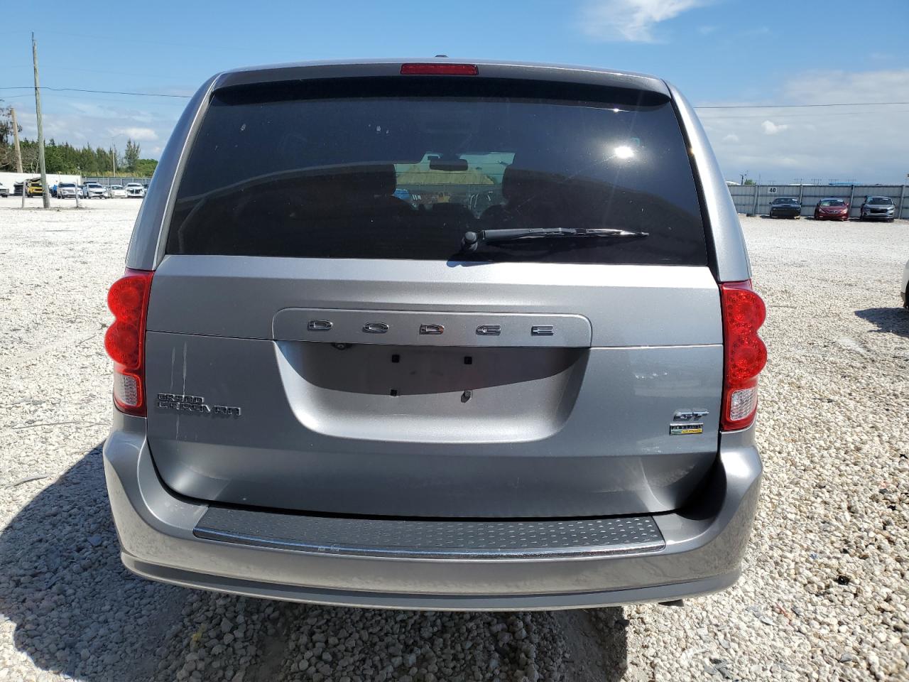 Photo 5 VIN: 2C4RDGEG2KR768758 - DODGE CARAVAN 