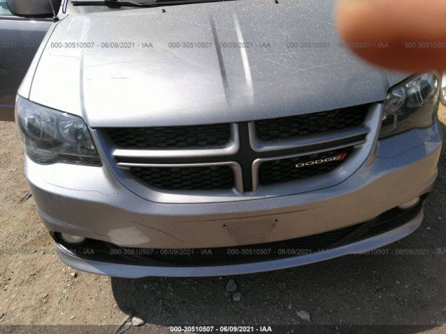 Photo 5 VIN: 2C4RDGEG3JR283351 - DODGE GRAND CARAVAN 