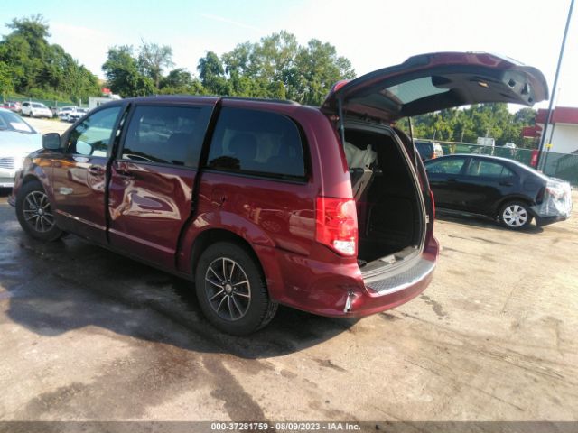 Photo 2 VIN: 2C4RDGEG3JR336016 - DODGE GRAND CARAVAN 