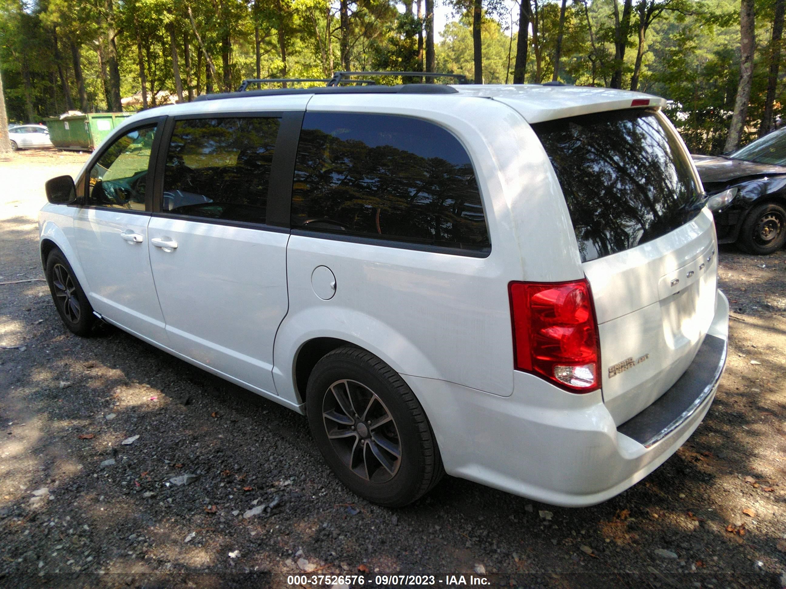 Photo 2 VIN: 2C4RDGEG3JR343421 - DODGE CARAVAN 