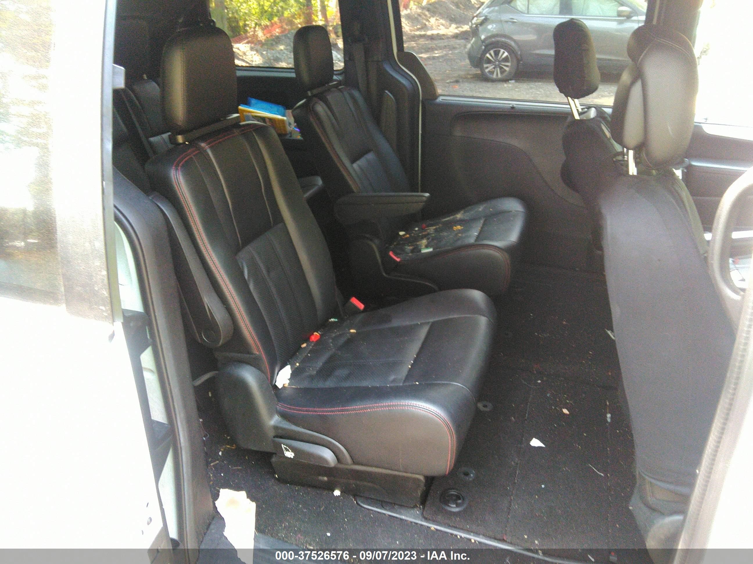 Photo 7 VIN: 2C4RDGEG3JR343421 - DODGE CARAVAN 