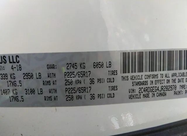 Photo 8 VIN: 2C4RDGEG4JR282970 - DODGE GRAND CARAVAN 