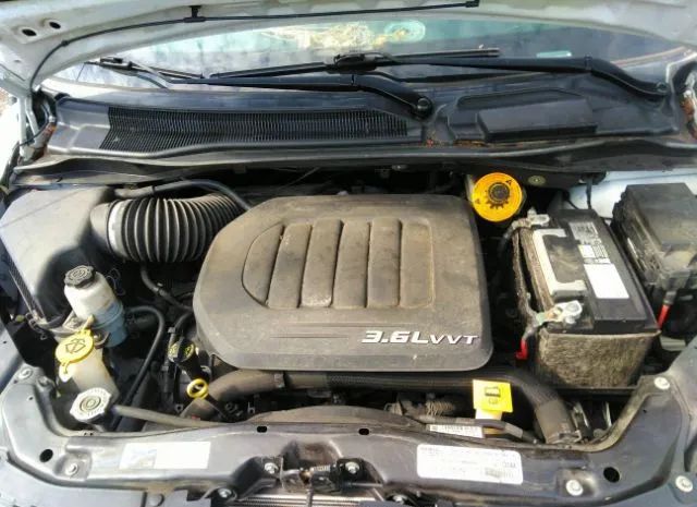 Photo 9 VIN: 2C4RDGEG4JR282970 - DODGE GRAND CARAVAN 