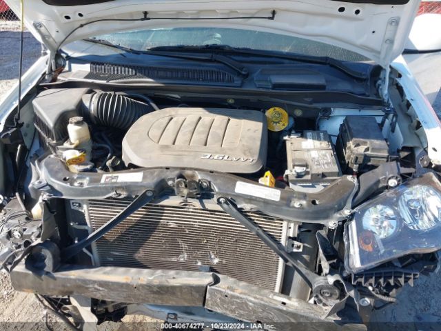 Photo 9 VIN: 2C4RDGEG4JR340981 - DODGE GRAND CARAVAN 