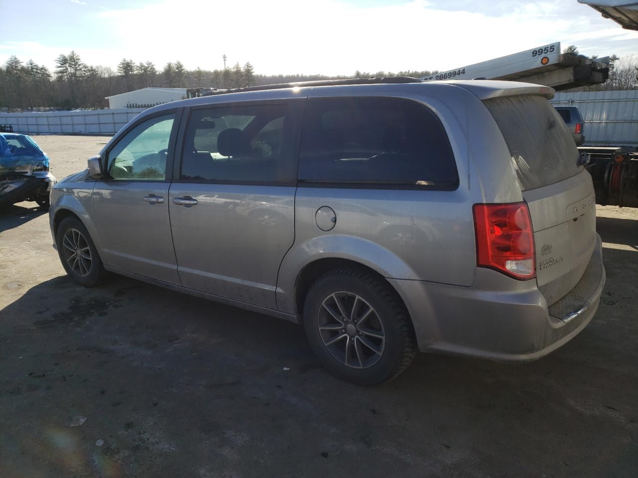 Photo 1 VIN: 2C4RDGEG4KR519457 - DODGE CARAVAN 