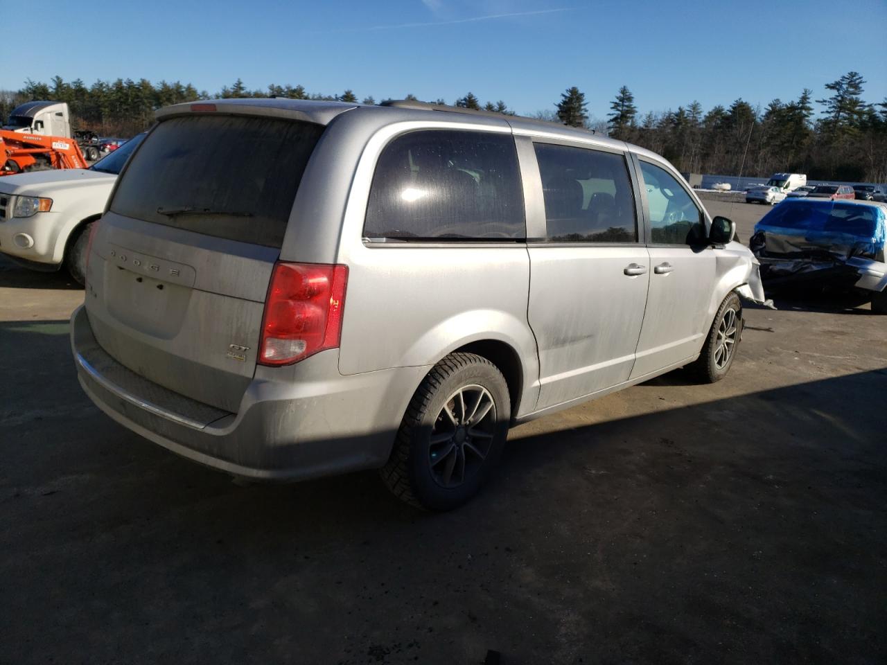 Photo 2 VIN: 2C4RDGEG4KR519457 - DODGE CARAVAN 