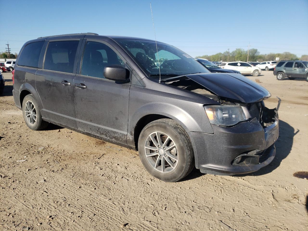 Photo 3 VIN: 2C4RDGEG4KR521144 - DODGE CARAVAN 