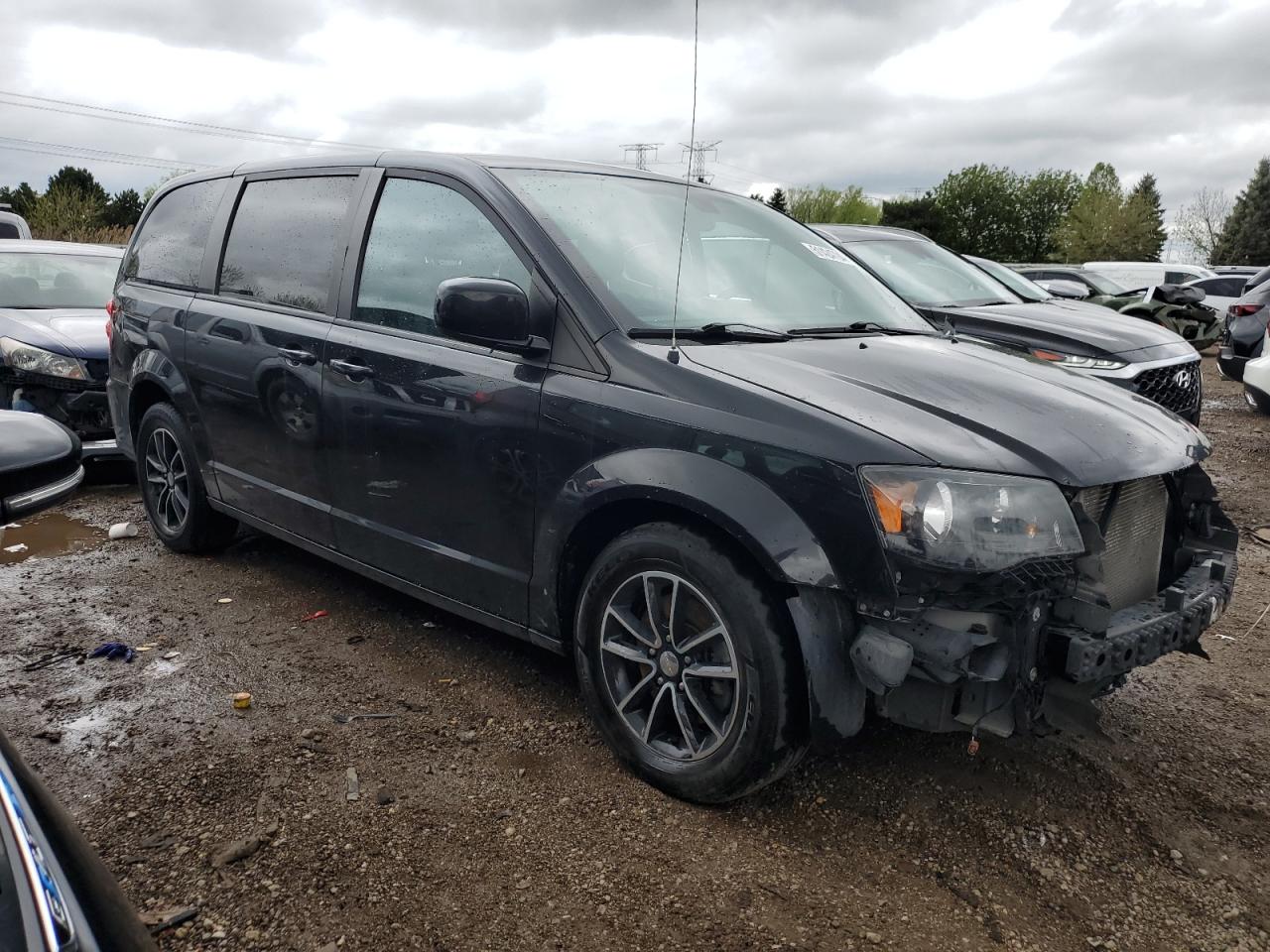 Photo 3 VIN: 2C4RDGEG4KR570988 - DODGE CARAVAN 