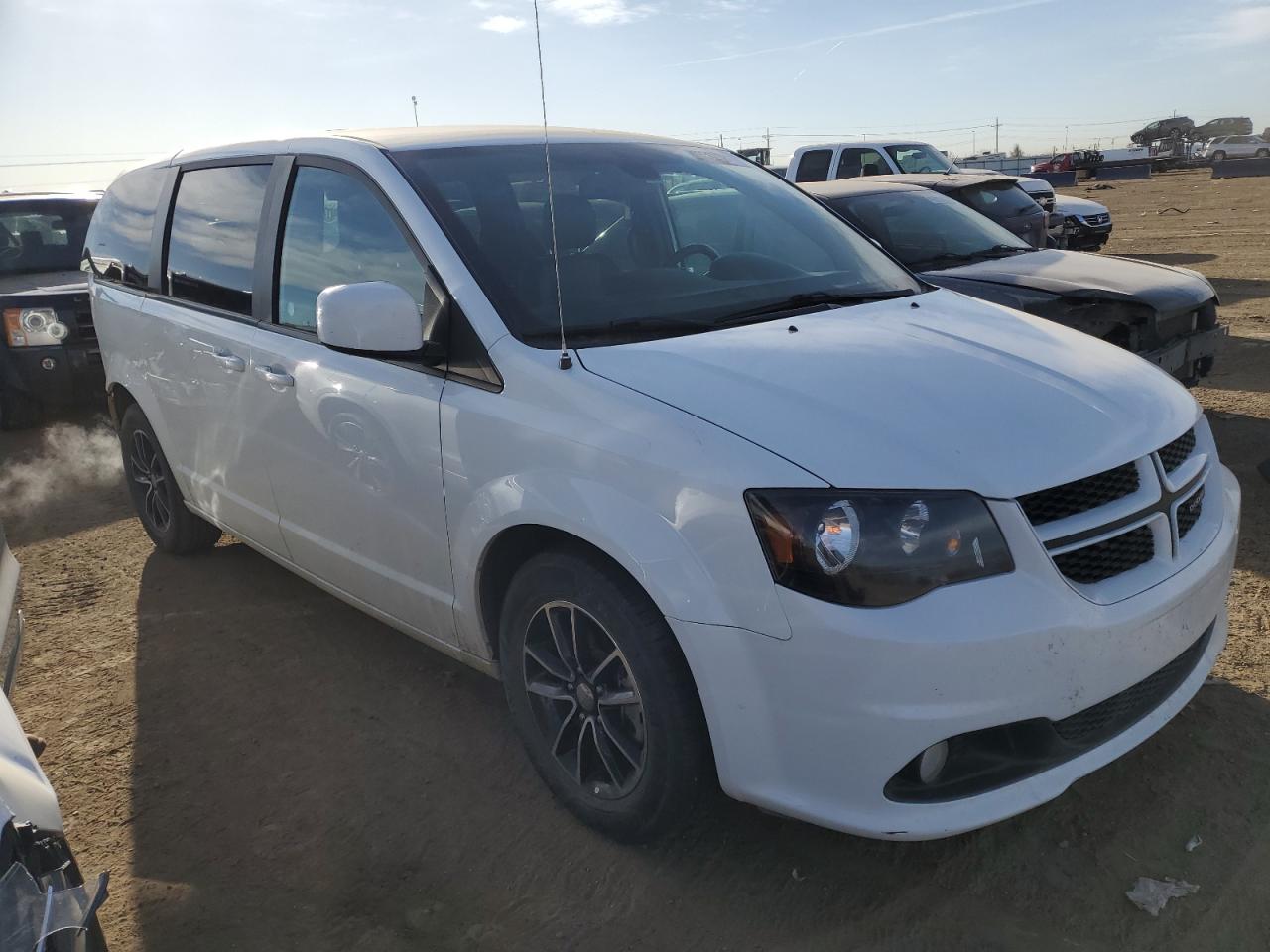 Photo 3 VIN: 2C4RDGEG4KR579075 - DODGE CARAVAN 