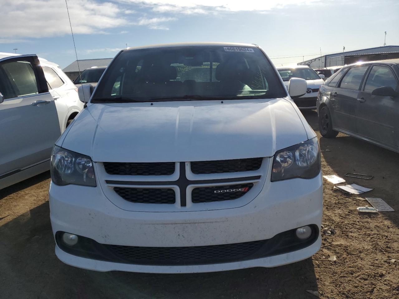 Photo 4 VIN: 2C4RDGEG4KR579075 - DODGE CARAVAN 