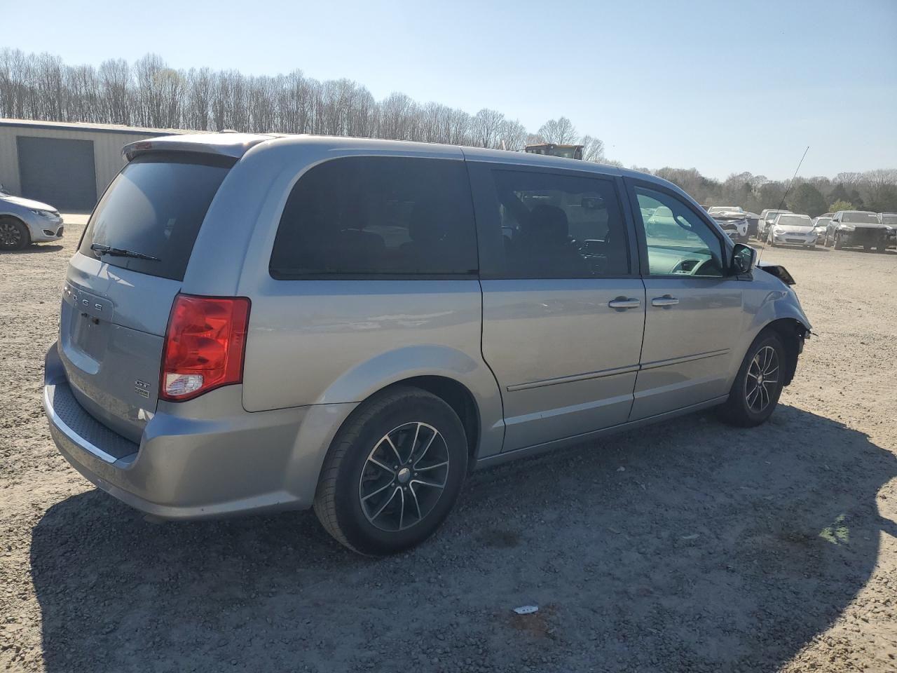 Photo 2 VIN: 2C4RDGEG5HR740879 - DODGE CARAVAN 