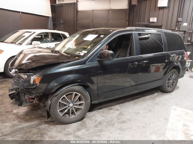 Photo 1 VIN: 2C4RDGEG5JR213902 - DODGE GRAND CARAVAN 