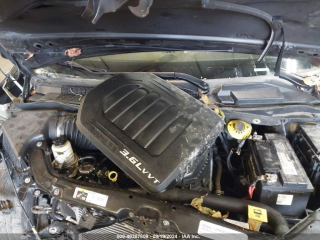 Photo 9 VIN: 2C4RDGEG5JR213902 - DODGE GRAND CARAVAN 