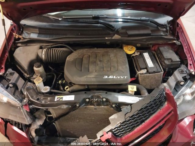 Photo 9 VIN: 2C4RDGEG5JR335594 - DODGE GRAND CARAVAN 