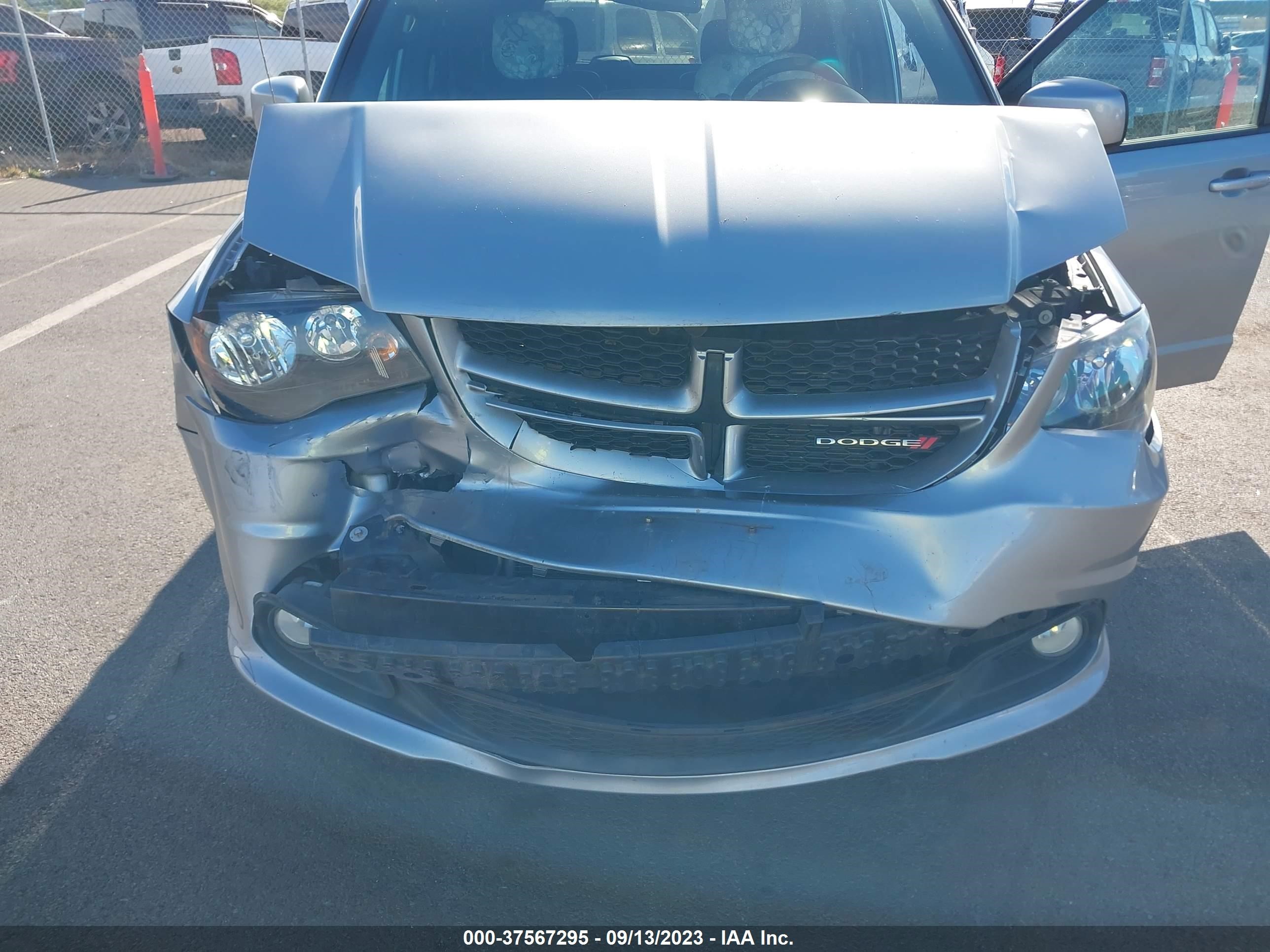 Photo 5 VIN: 2C4RDGEG5KR630907 - DODGE CARAVAN 