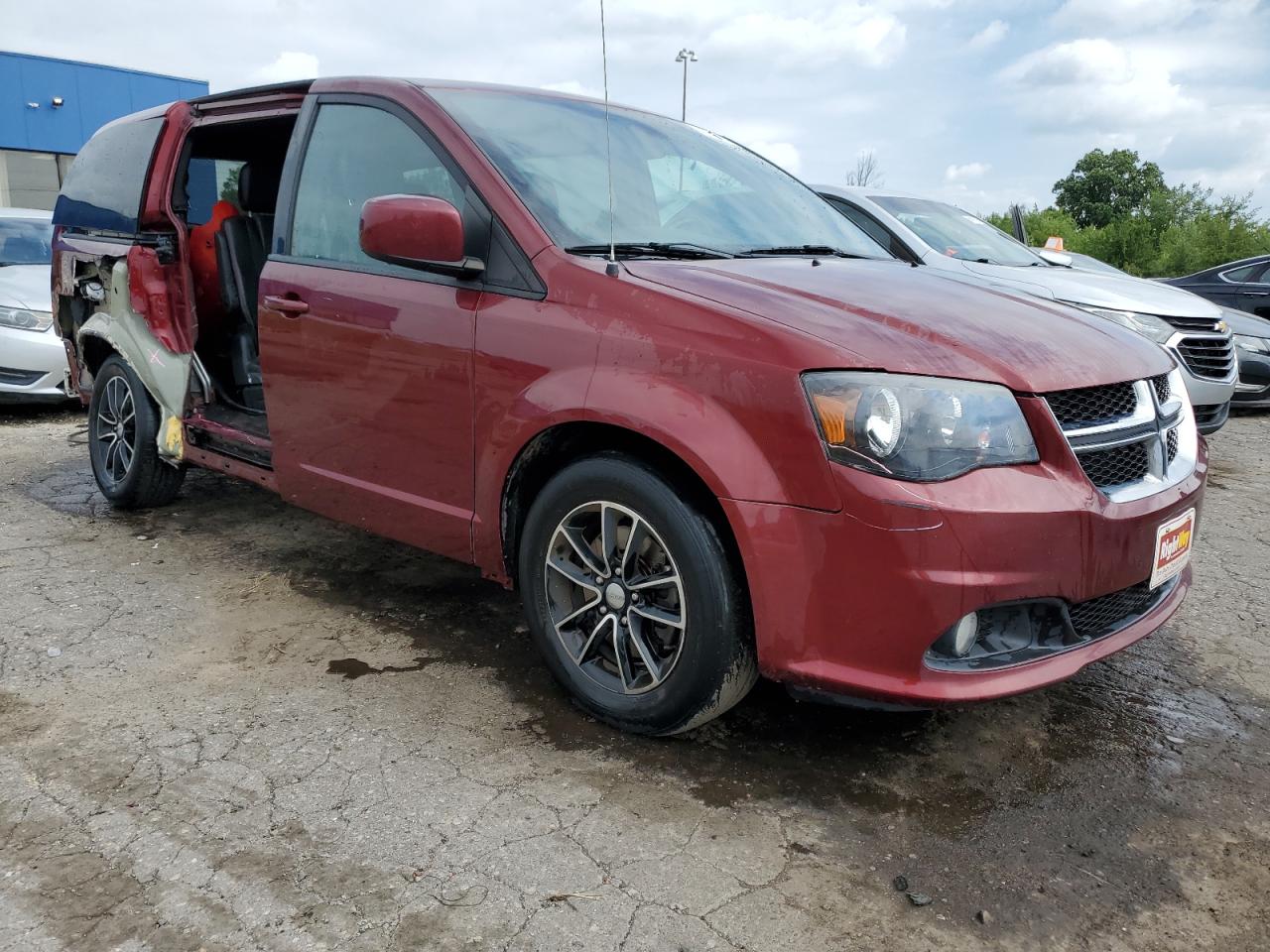 Photo 3 VIN: 2C4RDGEG5KR658173 - DODGE CARAVAN 