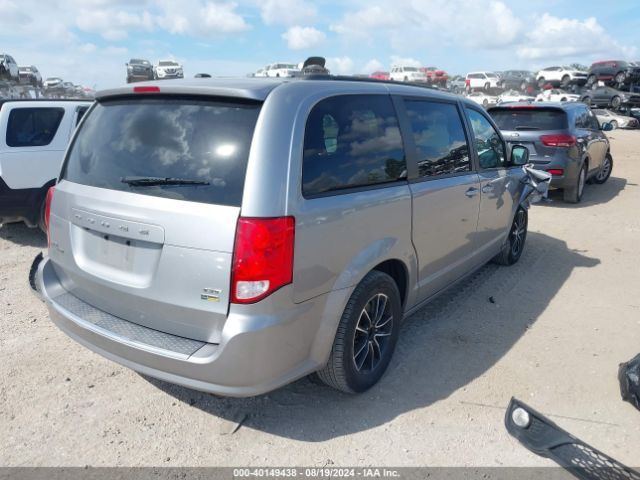 Photo 3 VIN: 2C4RDGEG6JR224035 - DODGE GRAND CARAVAN 