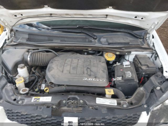 Photo 9 VIN: 2C4RDGEG6JR242275 - DODGE GRAND CARAVAN 