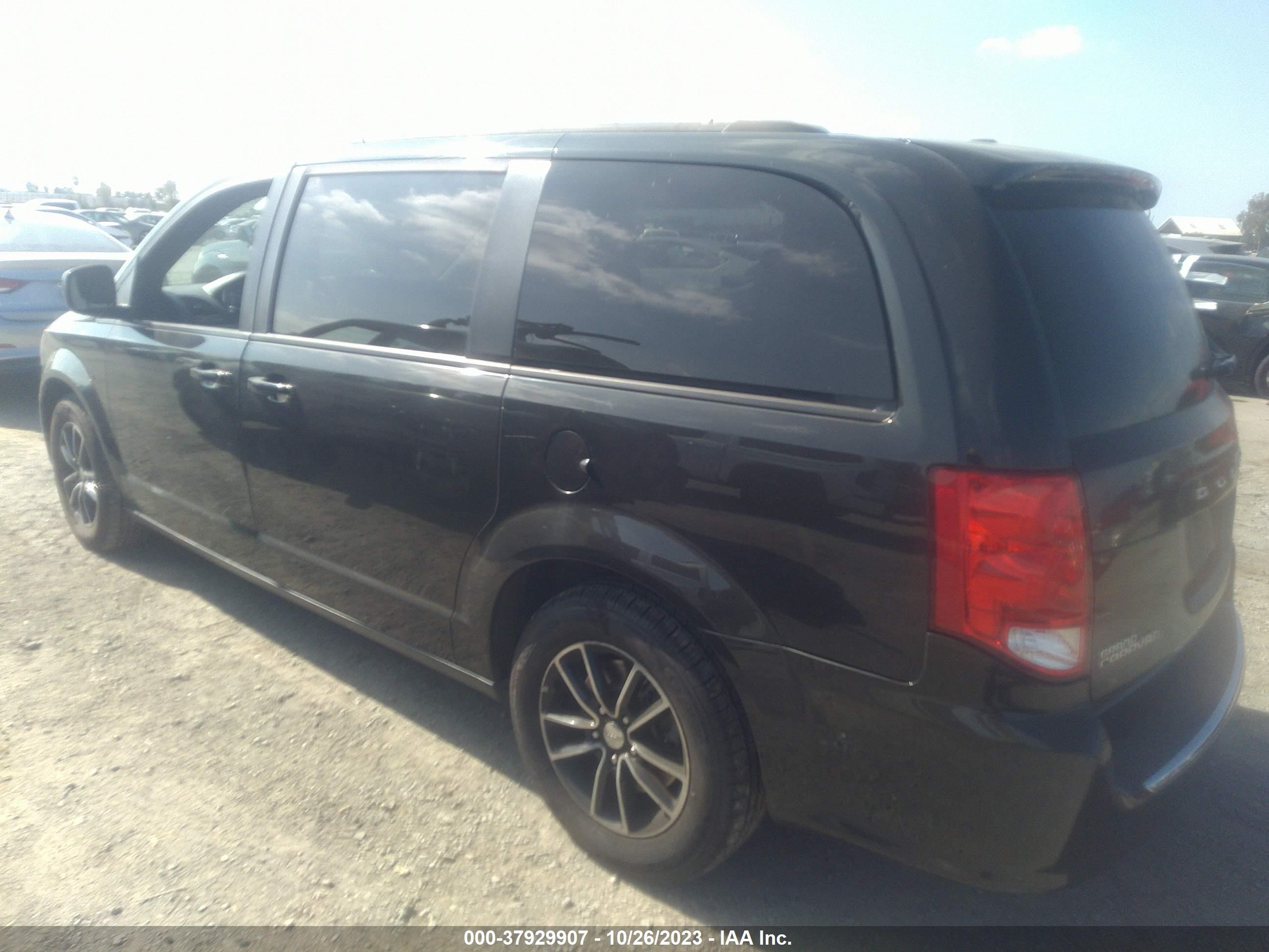 Photo 2 VIN: 2C4RDGEG6JR343641 - DODGE CARAVAN 