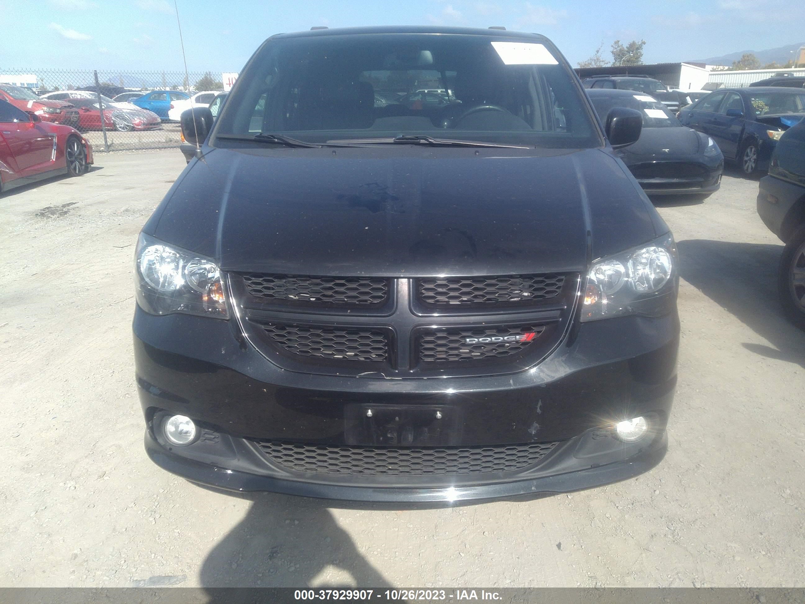 Photo 5 VIN: 2C4RDGEG6JR343641 - DODGE CARAVAN 