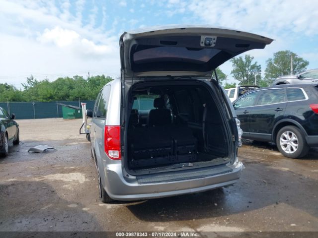 Photo 2 VIN: 2C4RDGEG6JR360682 - DODGE GRAND CARAVAN 