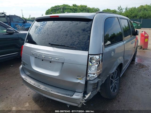 Photo 3 VIN: 2C4RDGEG6JR360682 - DODGE GRAND CARAVAN 