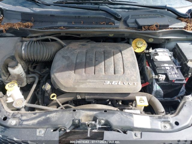 Photo 9 VIN: 2C4RDGEG6JR360682 - DODGE GRAND CARAVAN 