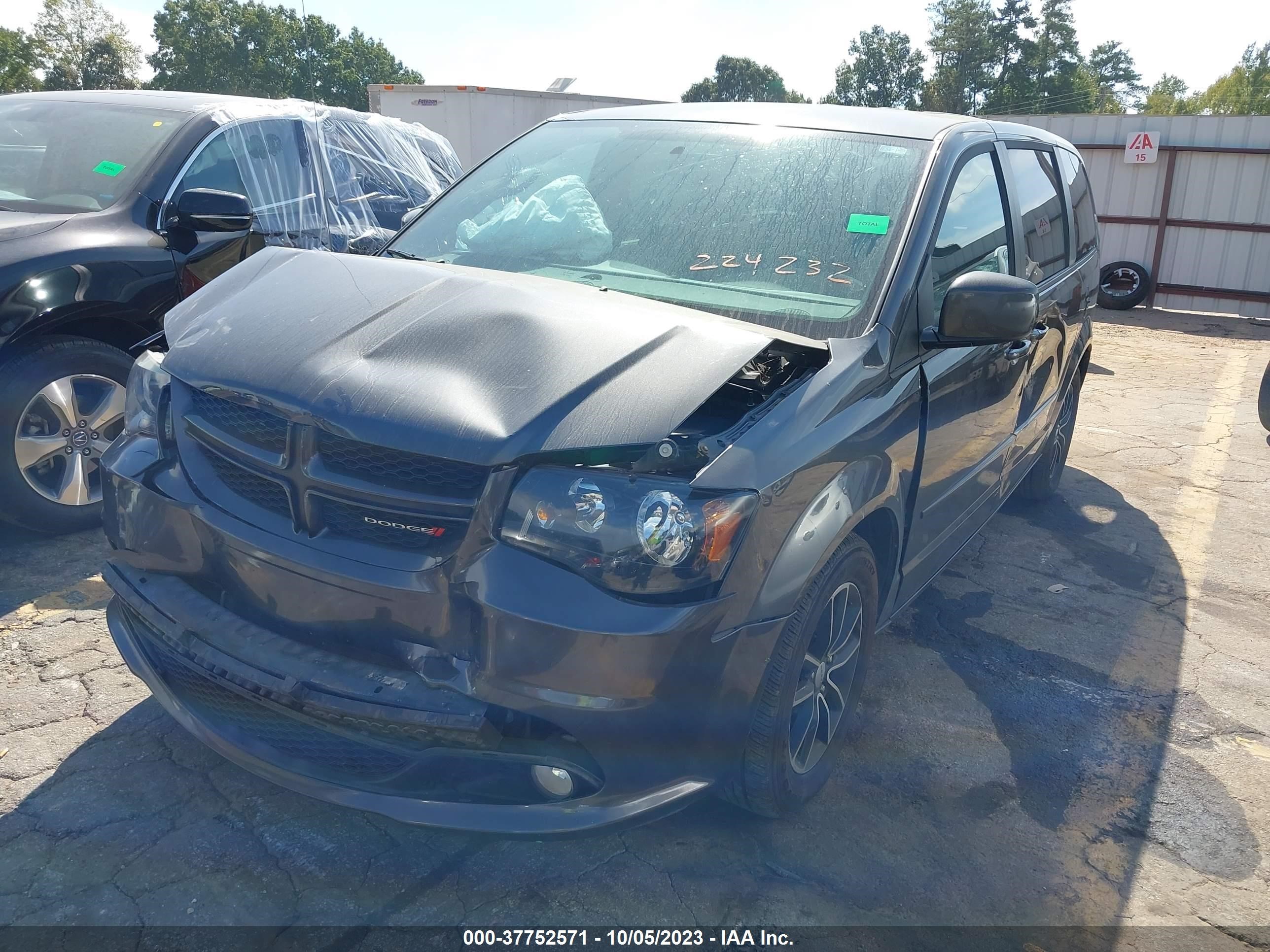 Photo 1 VIN: 2C4RDGEG7GR224232 - DODGE CARAVAN 