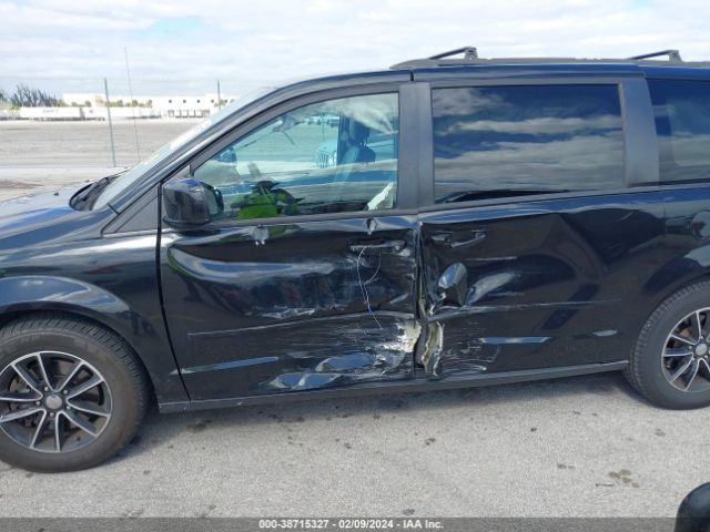 Photo 5 VIN: 2C4RDGEG7HR798637 - DODGE GRAND CARAVAN 