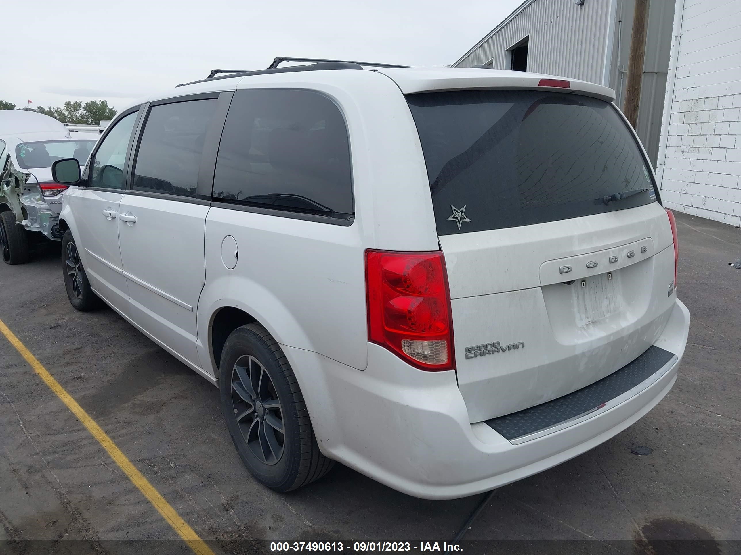 Photo 2 VIN: 2C4RDGEG7HR852812 - DODGE CARAVAN 