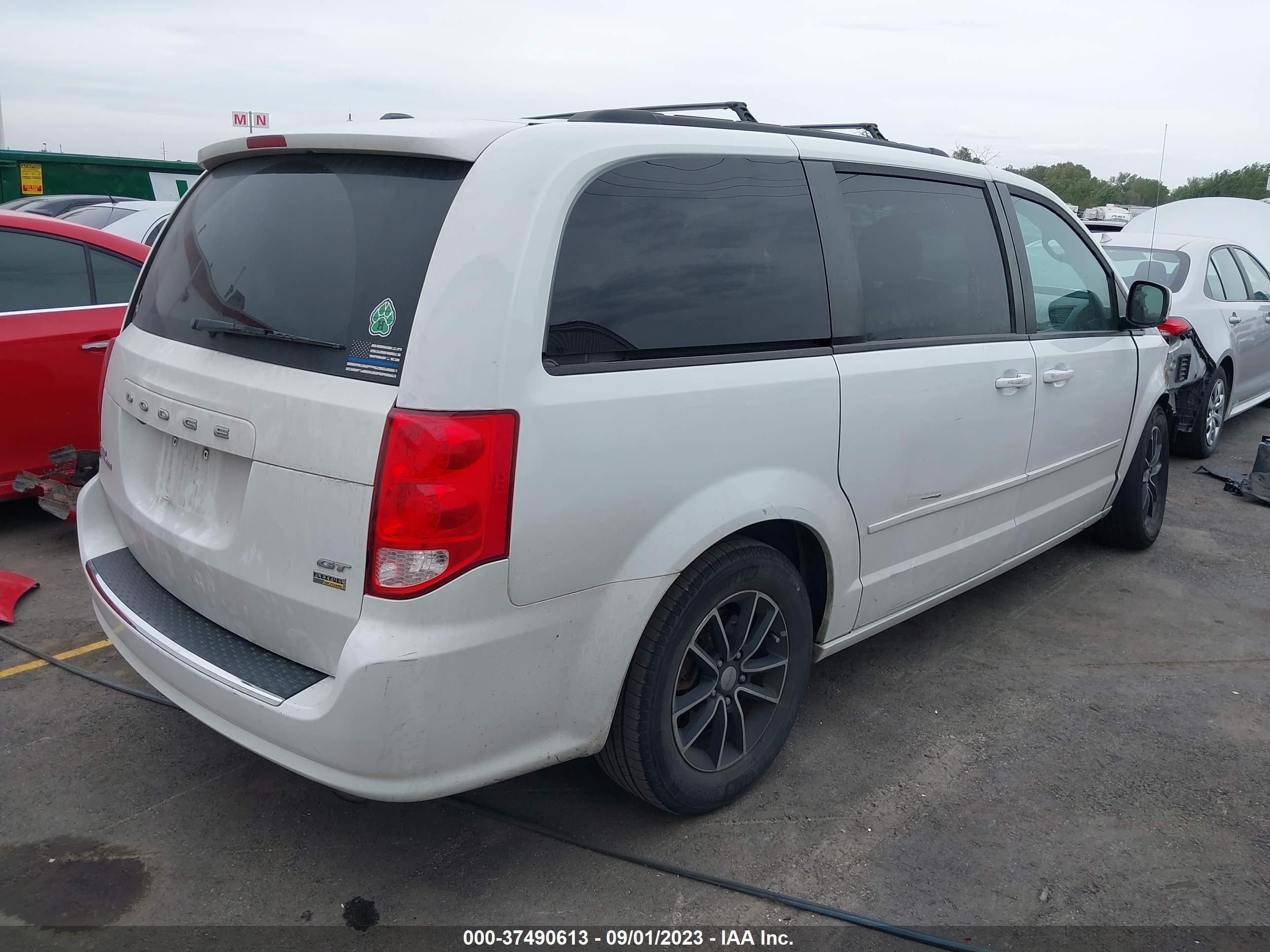 Photo 3 VIN: 2C4RDGEG7HR852812 - DODGE CARAVAN 