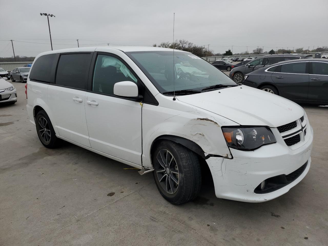 Photo 3 VIN: 2C4RDGEG7JR205817 - DODGE CARAVAN 