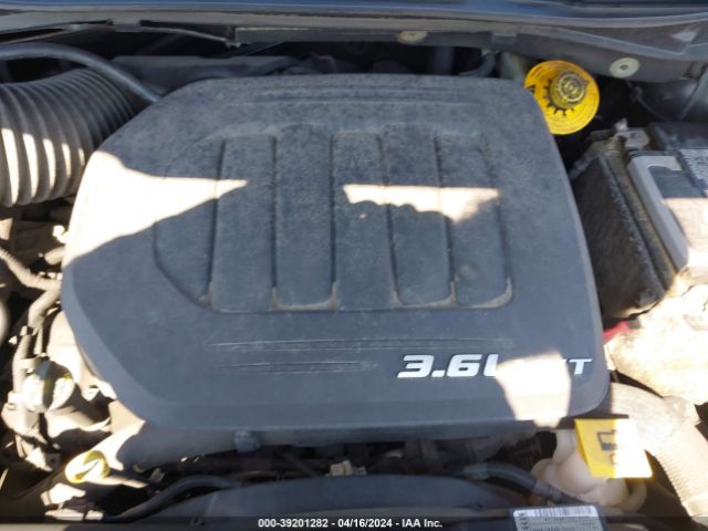 Photo 9 VIN: 2C4RDGEG7JR324161 - DODGE GRAND CARAVAN 