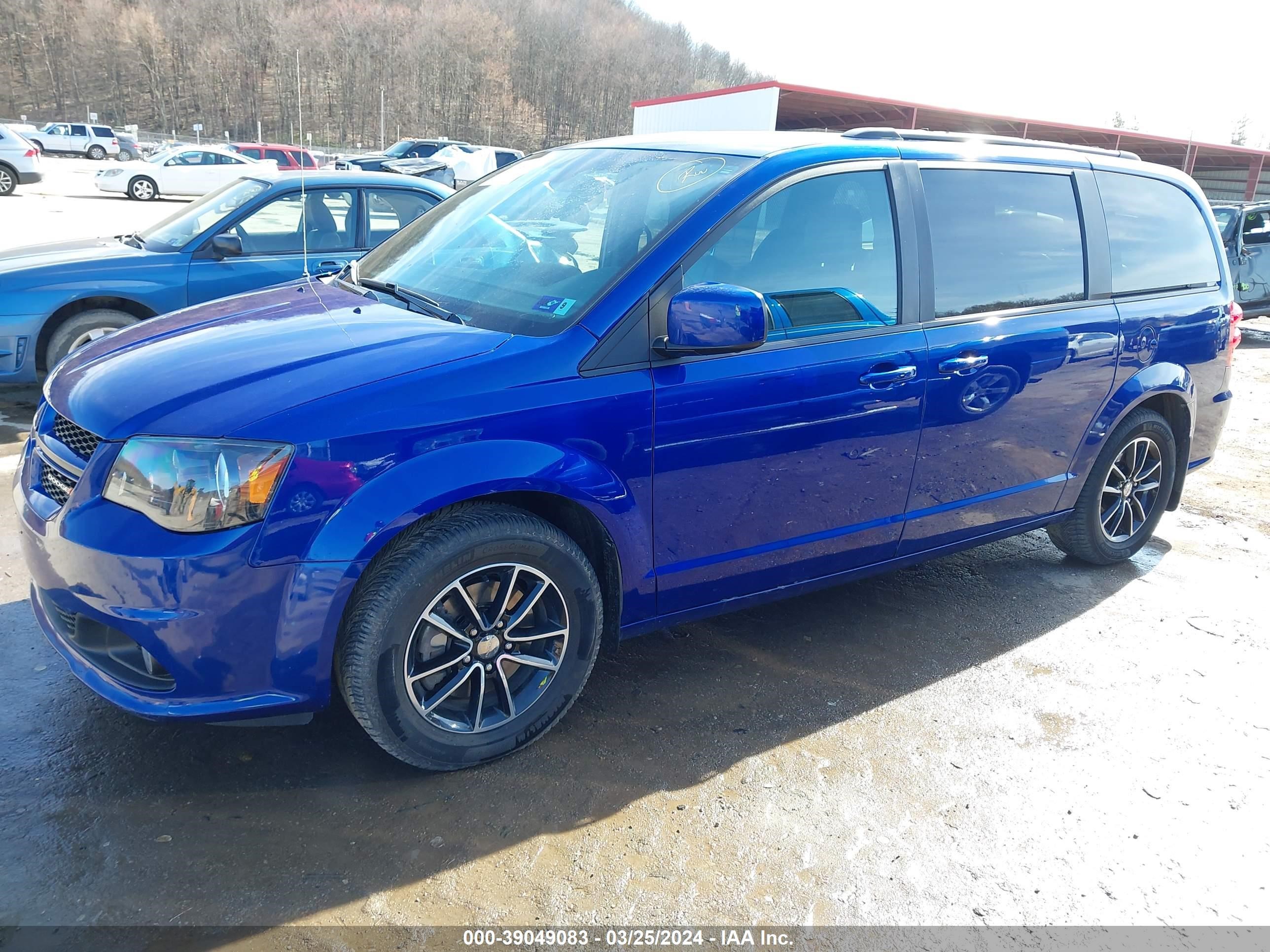 Photo 1 VIN: 2C4RDGEG7KR520974 - DODGE CARAVAN 