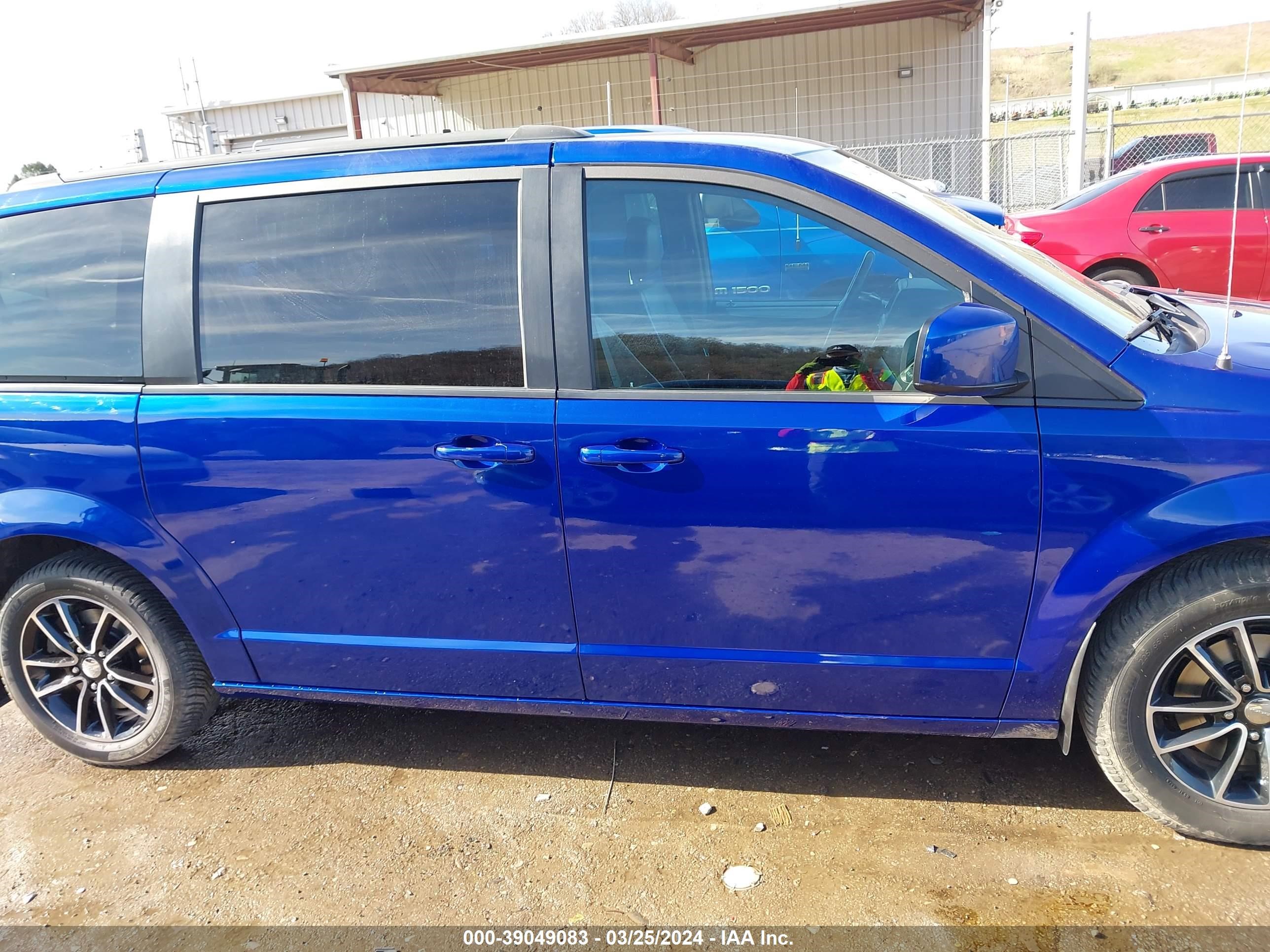 Photo 12 VIN: 2C4RDGEG7KR520974 - DODGE CARAVAN 