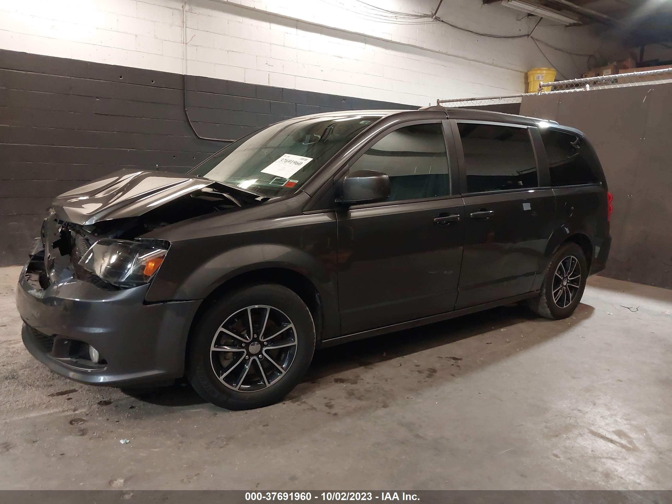 Photo 1 VIN: 2C4RDGEG7KR591494 - DODGE GRAND CARAVAN 