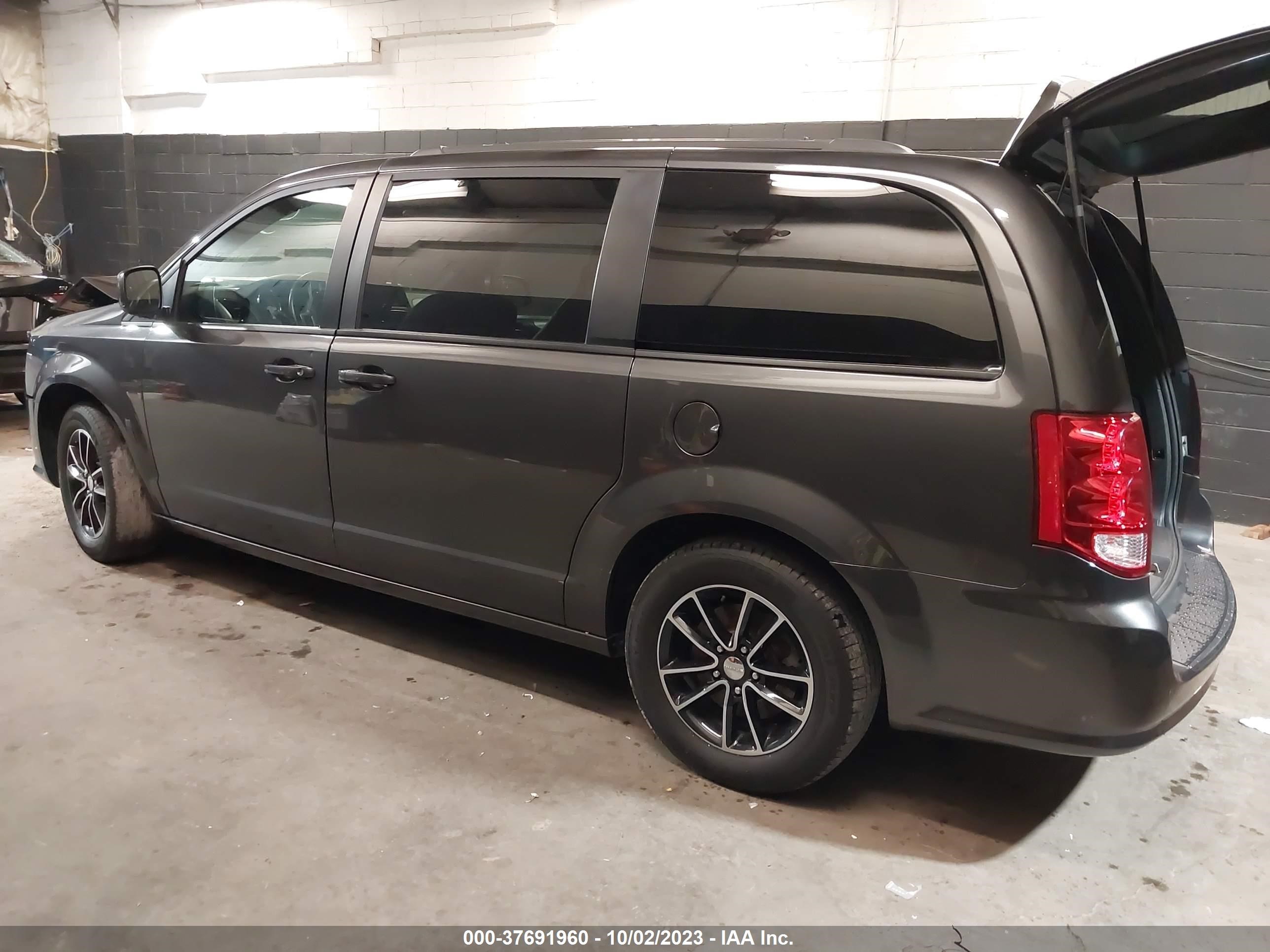 Photo 2 VIN: 2C4RDGEG7KR591494 - DODGE GRAND CARAVAN 