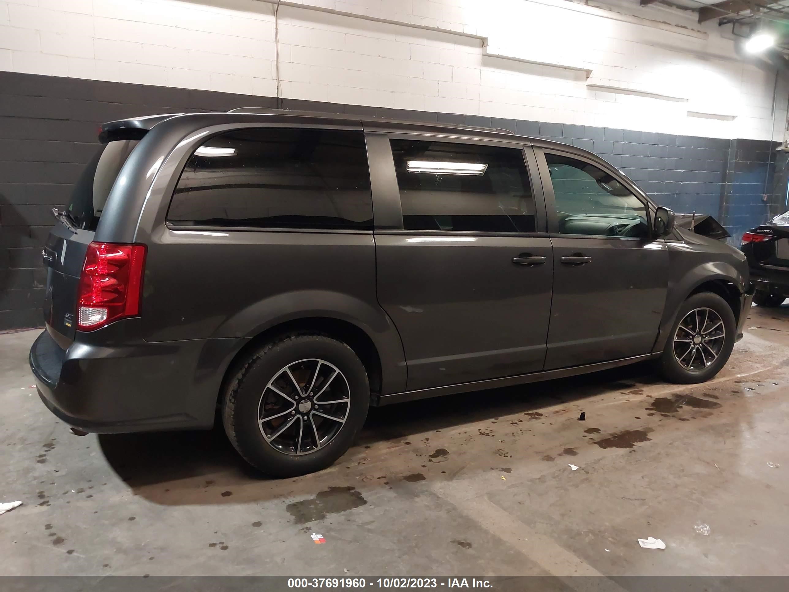 Photo 3 VIN: 2C4RDGEG7KR591494 - DODGE GRAND CARAVAN 