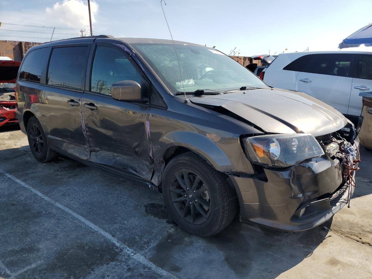 Photo 3 VIN: 2C4RDGEG7KR717854 - DODGE CARAVAN 