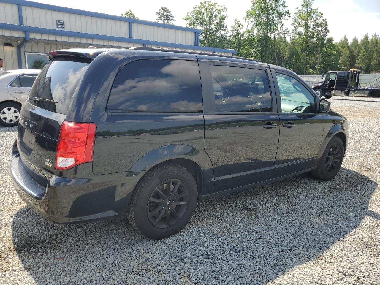 Photo 2 VIN: 2C4RDGEG7KR743564 - DODGE CARAVAN 