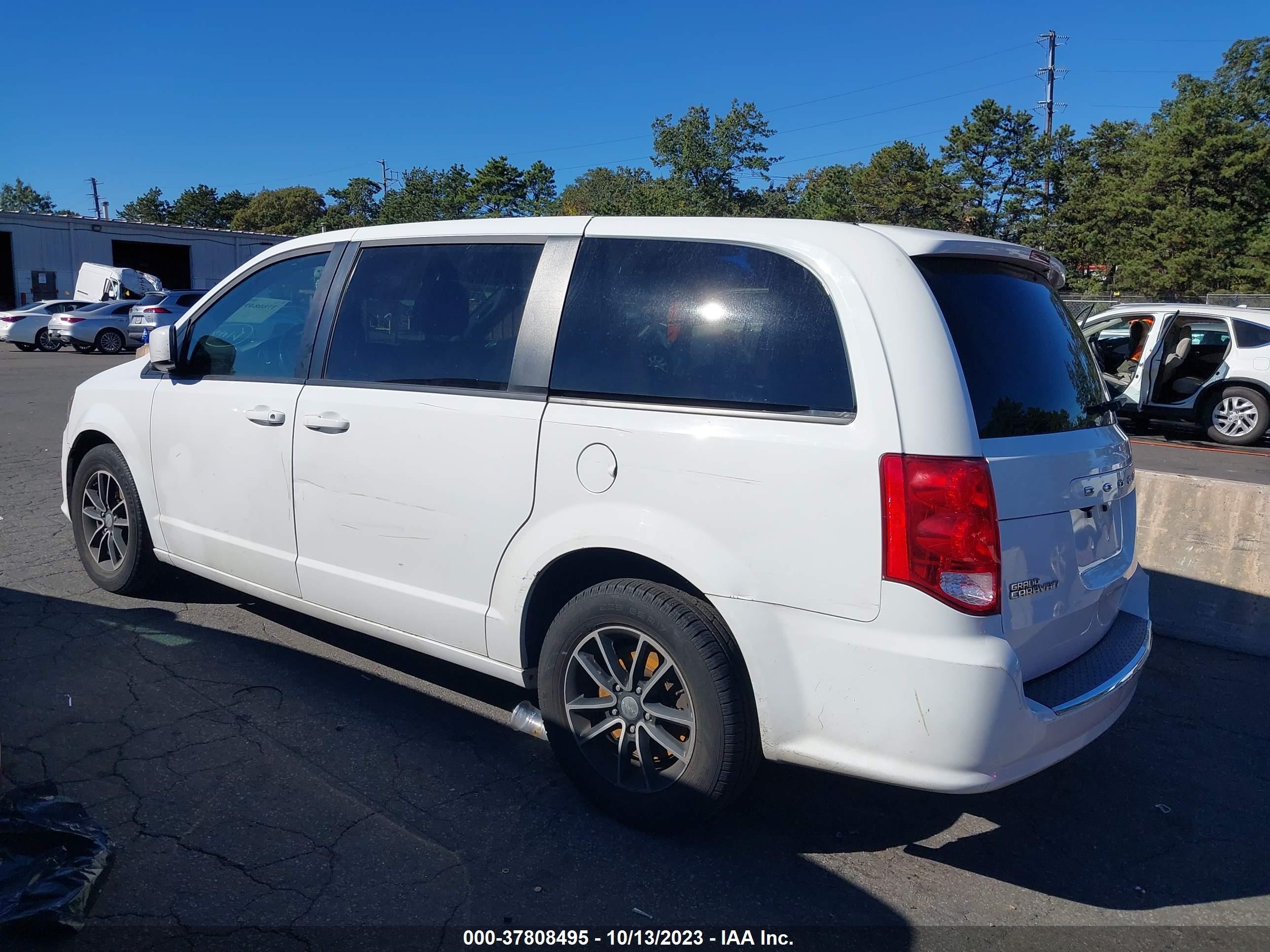 Photo 2 VIN: 2C4RDGEG8JR205941 - DODGE CARAVAN 