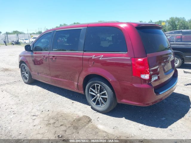 Photo 2 VIN: 2C4RDGEG8JR240043 - DODGE GRAND CARAVAN 