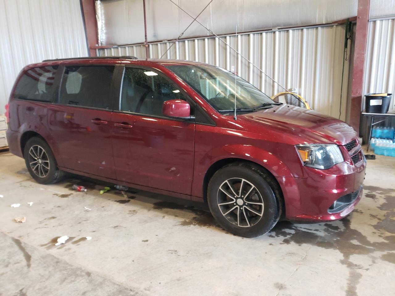 Photo 3 VIN: 2C4RDGEG8JR283507 - DODGE CARAVAN 