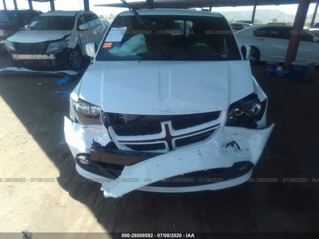 Photo 5 VIN: 2C4RDGEG8JR284172 - DODGE GRAND CARAVAN 