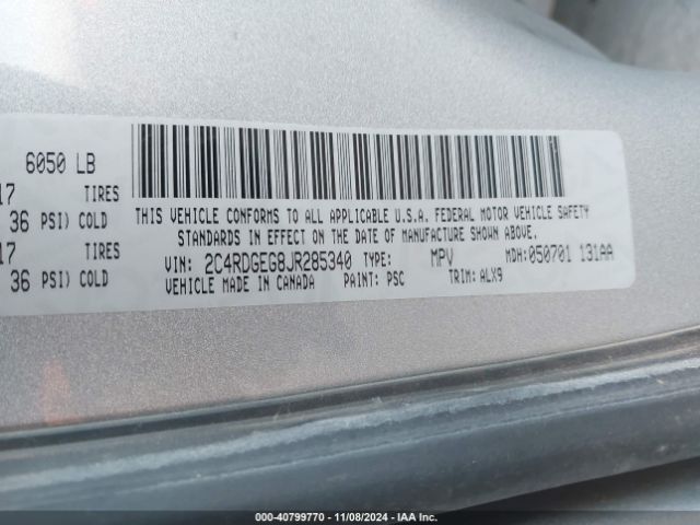 Photo 8 VIN: 2C4RDGEG8JR285340 - DODGE GRAND CARAVAN 