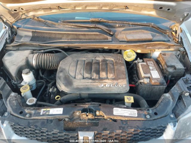 Photo 9 VIN: 2C4RDGEG8JR285340 - DODGE GRAND CARAVAN 