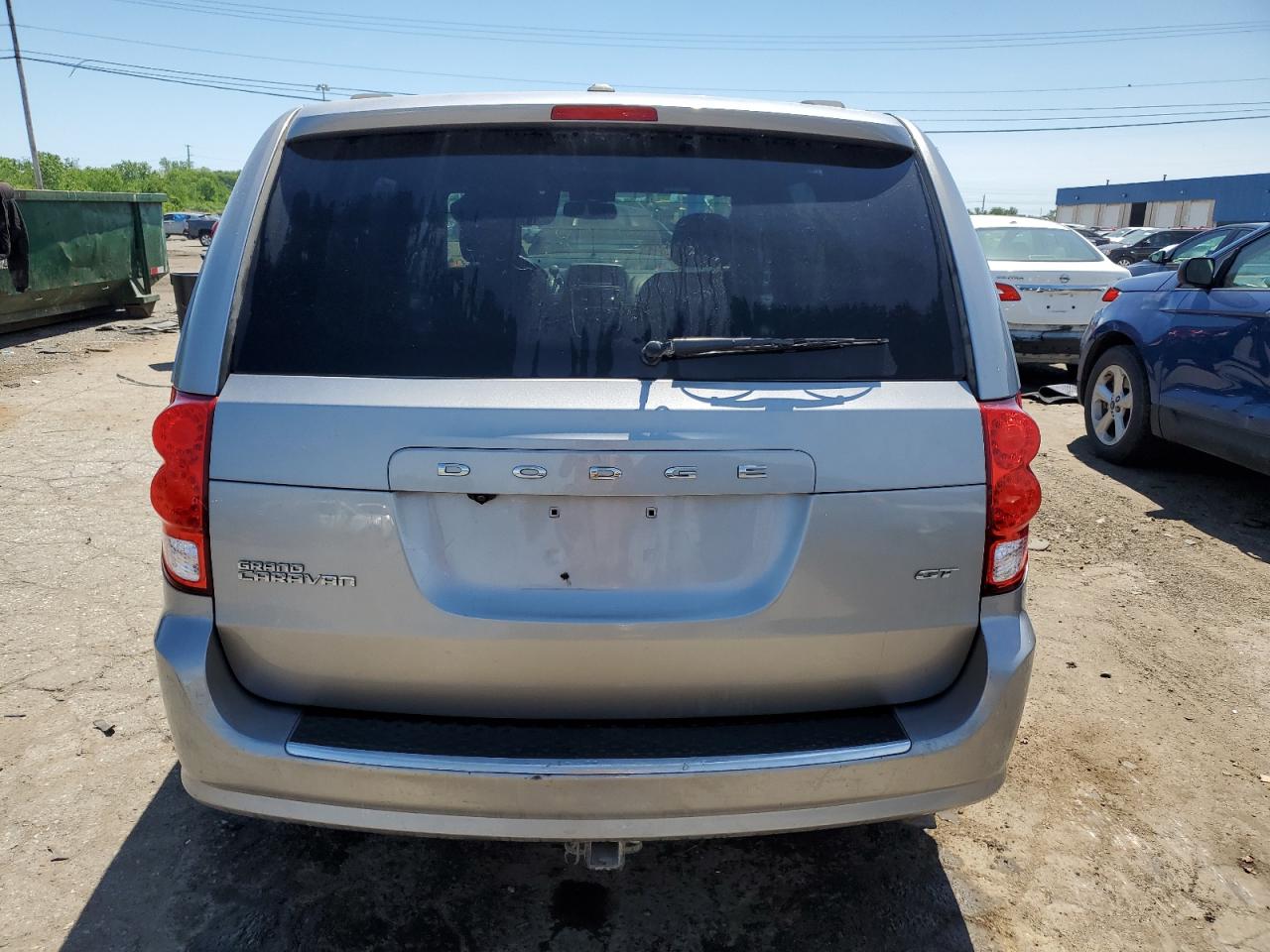 Photo 5 VIN: 2C4RDGEG8JR327361 - DODGE CARAVAN 