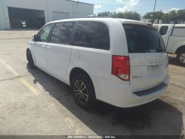 Photo 2 VIN: 2C4RDGEG8JR337002 - DODGE GRAND CARAVAN 