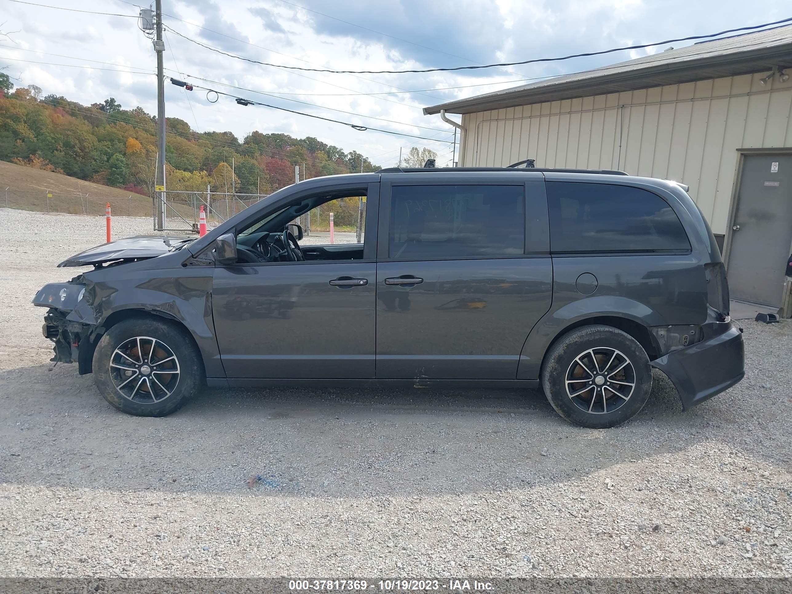 Photo 14 VIN: 2C4RDGEG8KR510860 - DODGE CARAVAN 